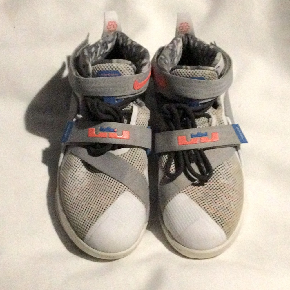 Nike king James soldier sneaker